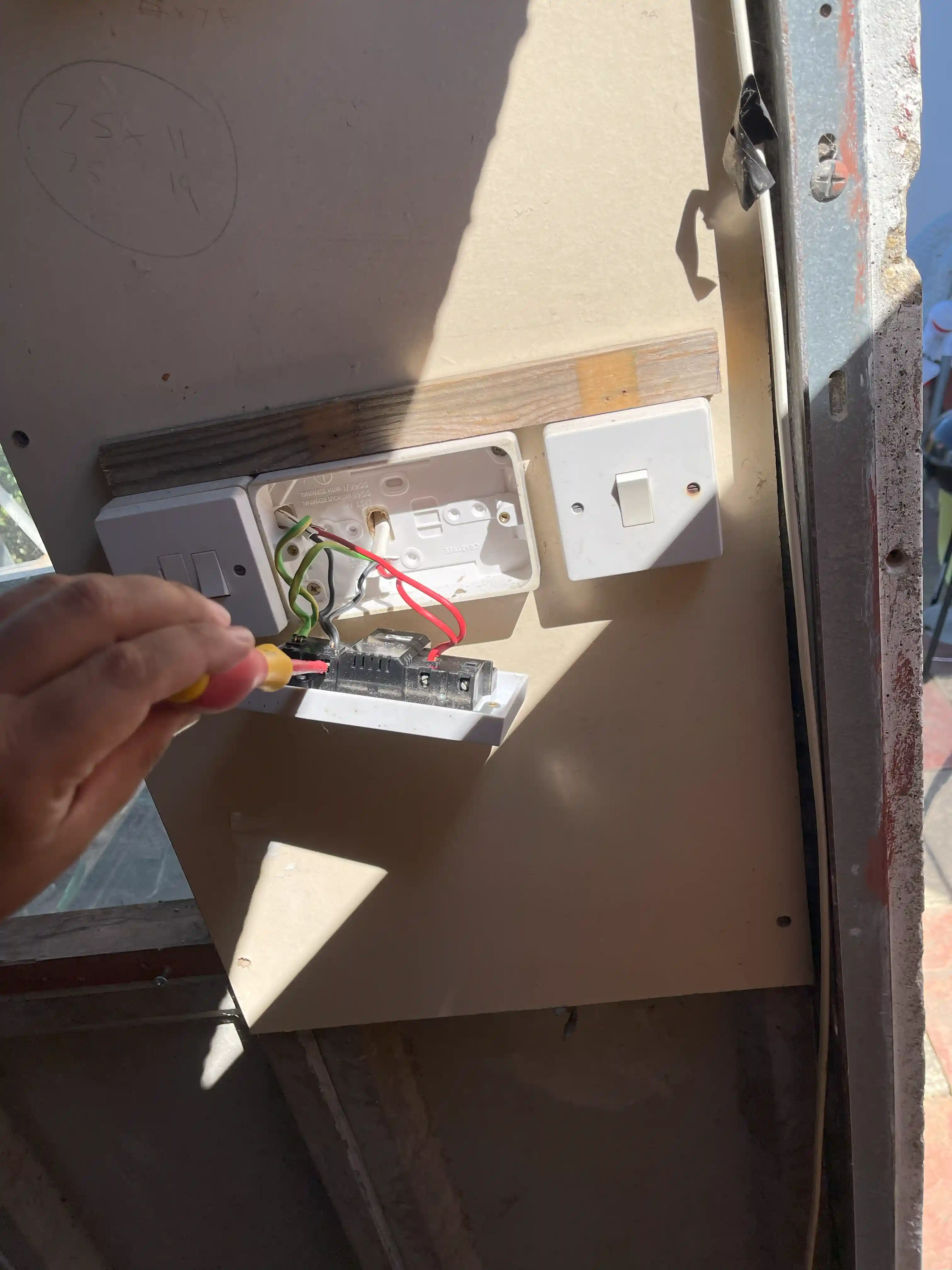 24 Hours Emergency Electrician near Chichester